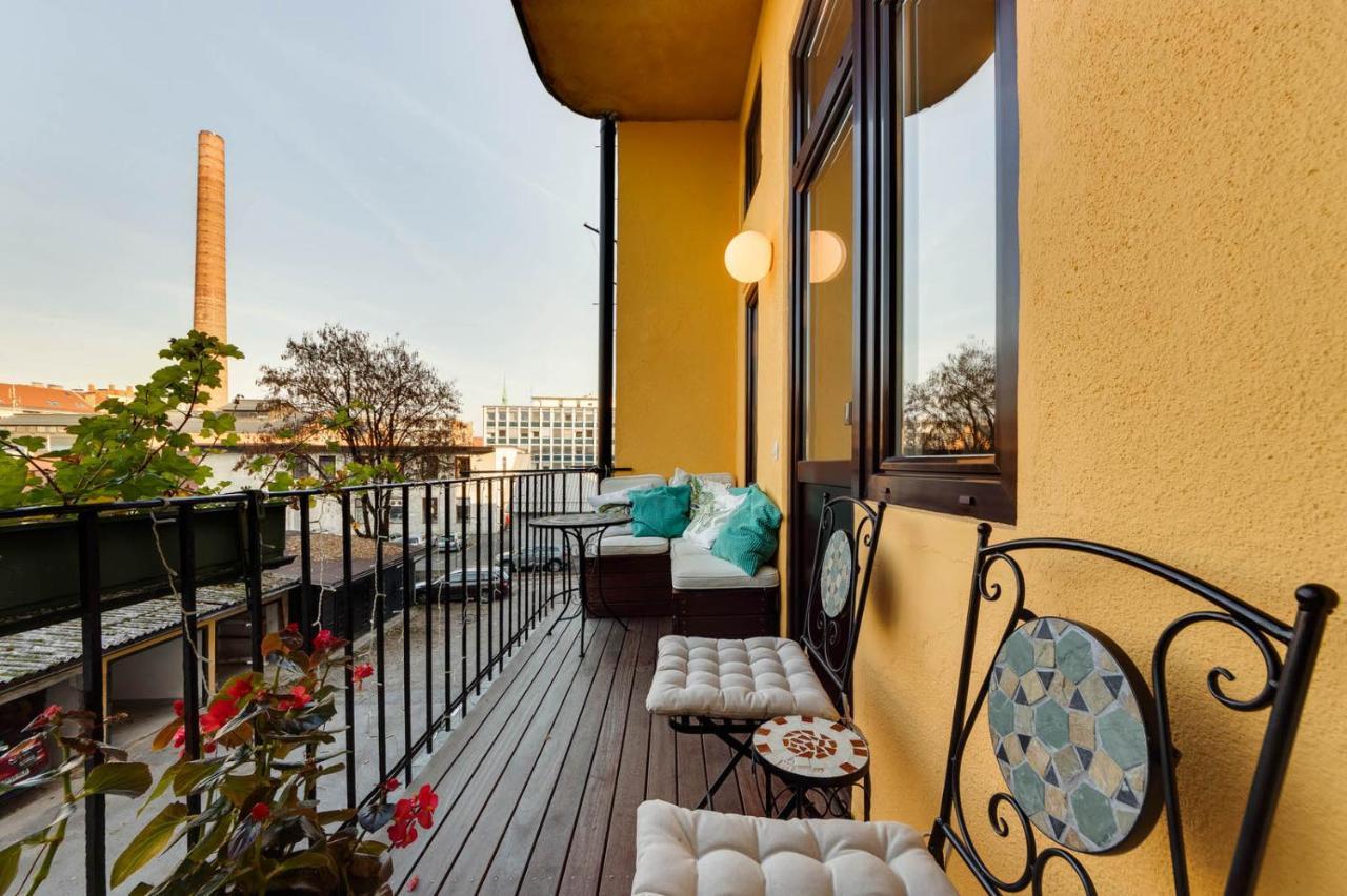 Apartman Stylish 2-Bedroom Cufarjeva Apartment With Balcony *