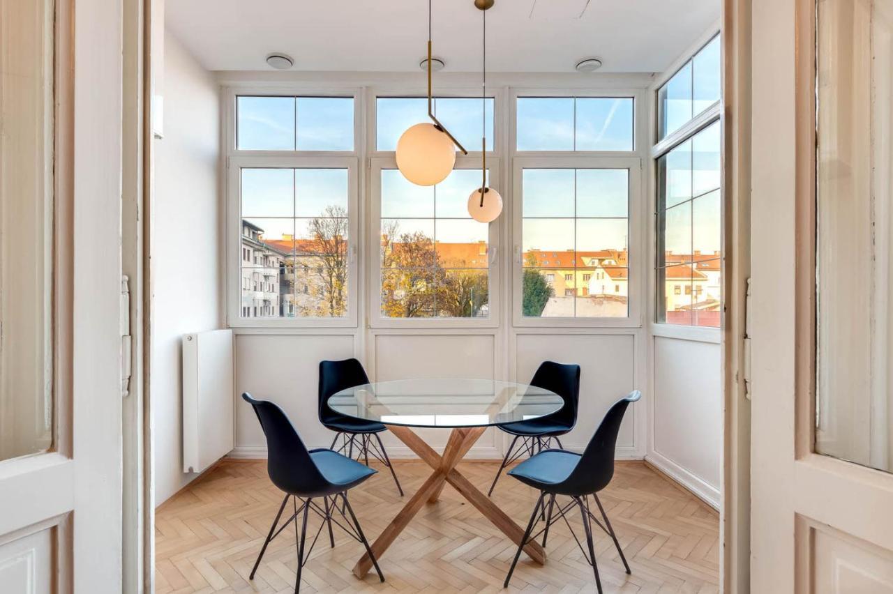 Stylish 2-Bedroom Cufarjeva Apartment With Balcony Appartamento *